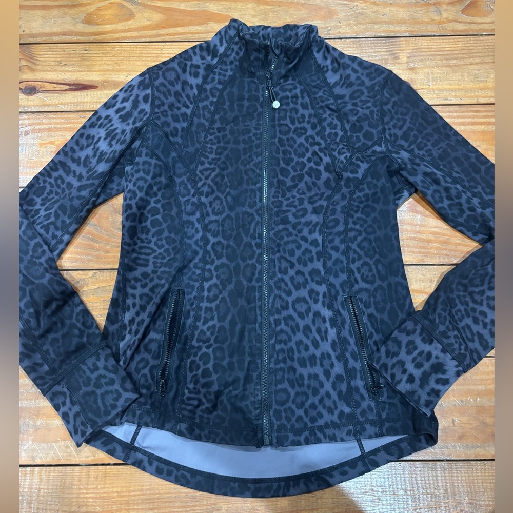 (607) +90DEGREES CHEETAH ATHLETIC JACKET